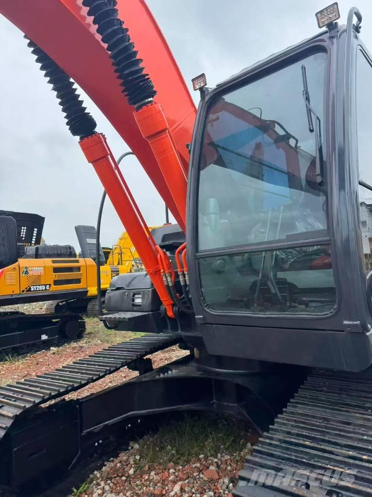 Hitachi ZX 200 Paletli ekskavatörler