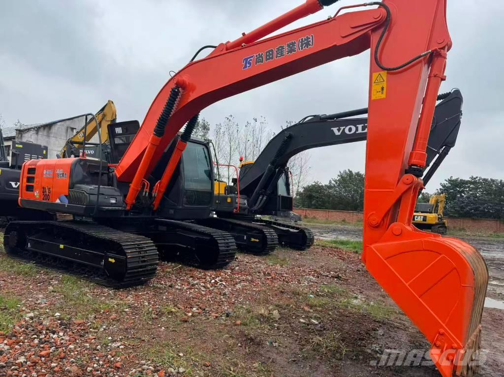 Hitachi ZX 200 Paletli ekskavatörler