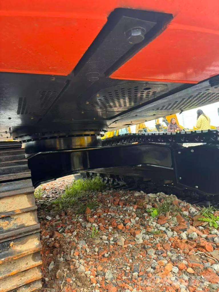 Hitachi ZX 200 Paletli ekskavatörler