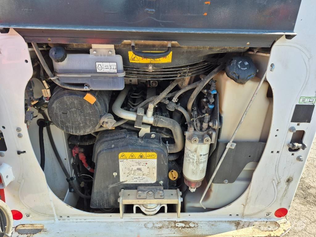 Bobcat T 64 Skid steer loderler