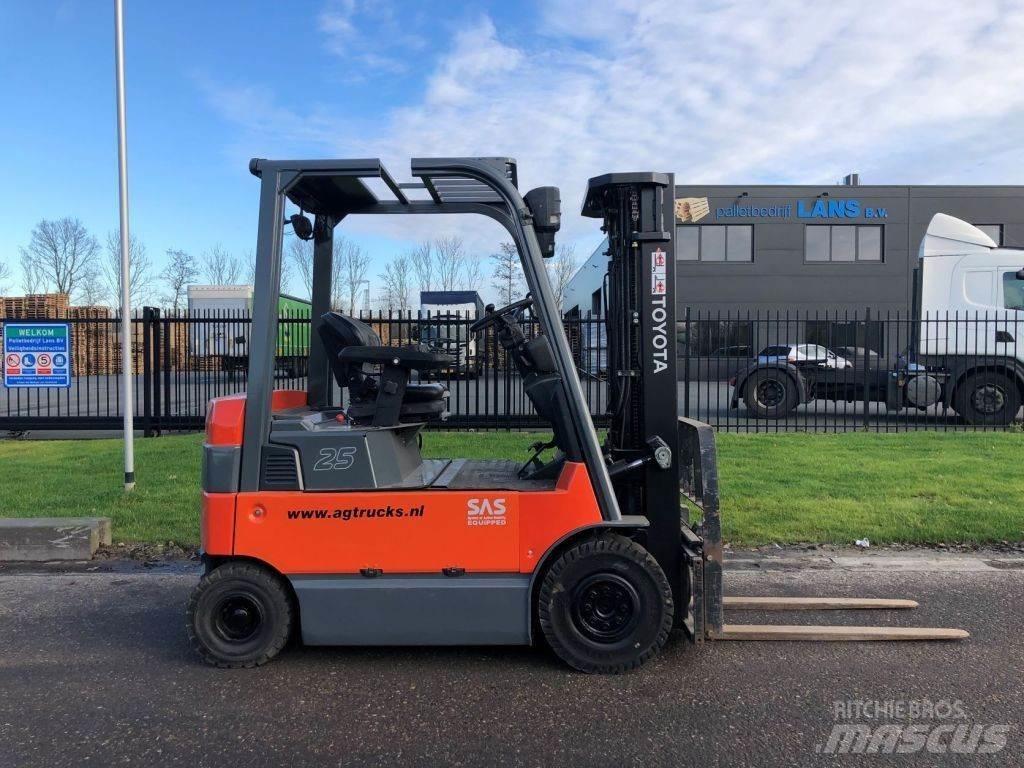 Toyota 7FBMF25 Elektrikli forkliftler