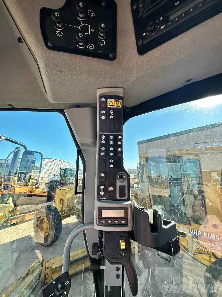 CAT 12 M 2 Greyderler