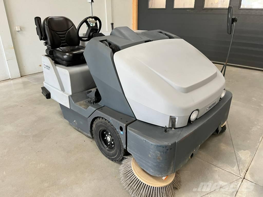 Nilfisk SW 8000 İç mekan süpürme makineleri