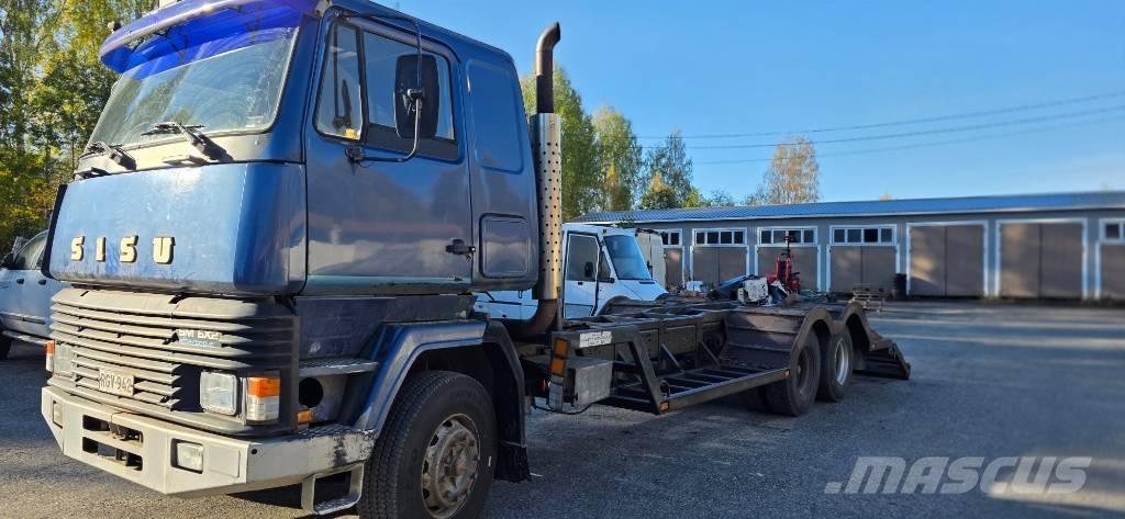 Sisu SM 300 Orman makinesi taşıma kamyonları