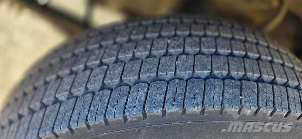 Sisu SM 300 Orman makinesi taşıma kamyonları