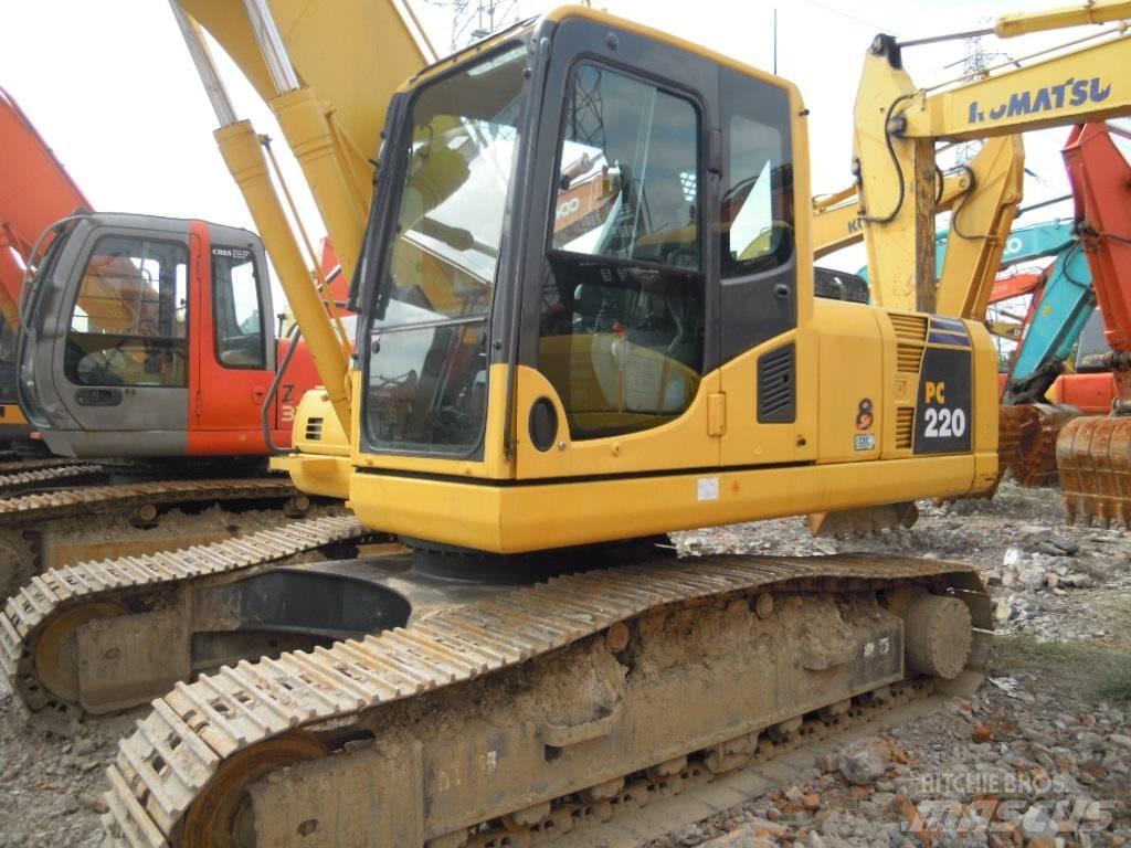 Komatsu PC 220-8 Paletli ekskavatörler