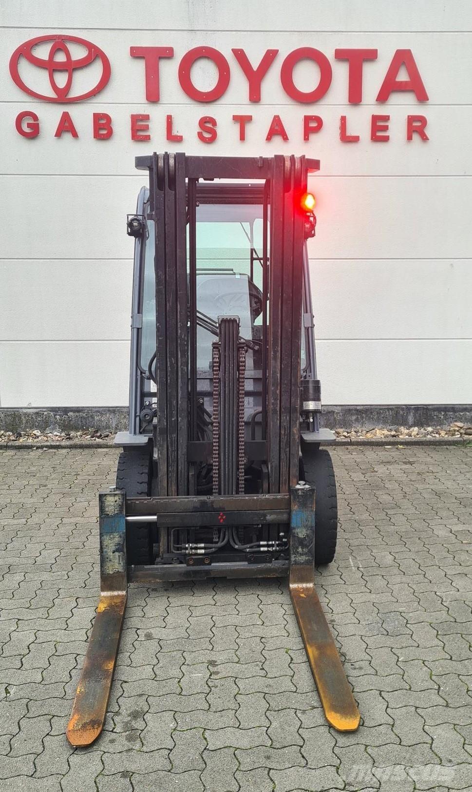 Toyota 02-8FGF25 LPG'li forkliftler