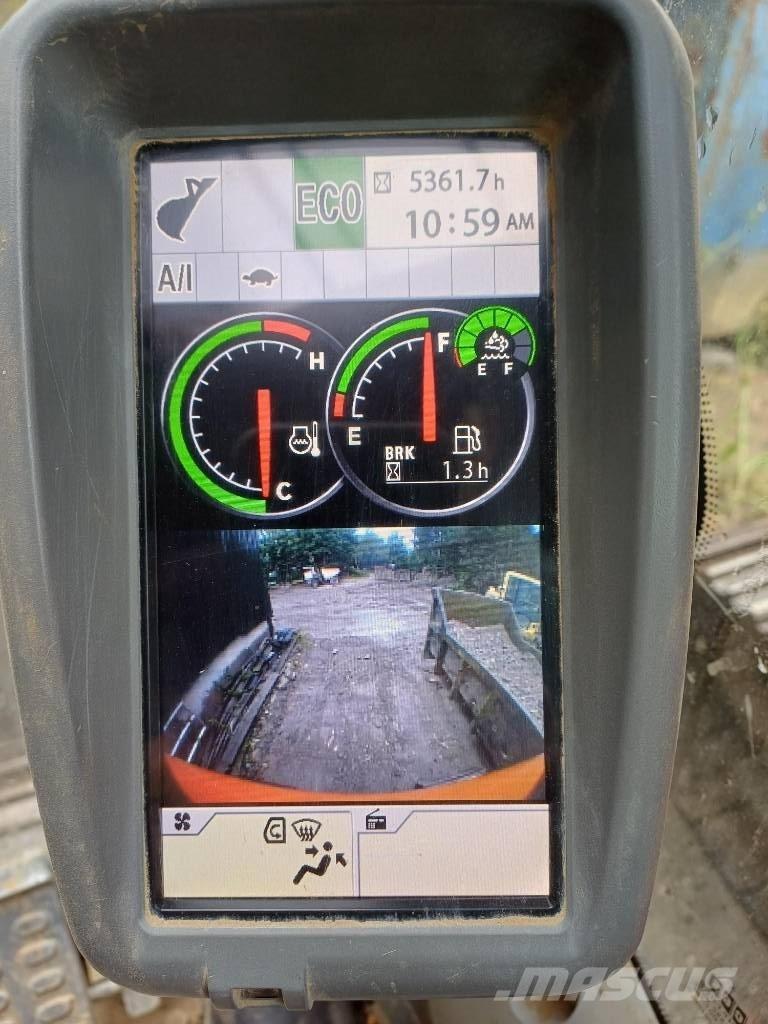Hitachi ZX 135 US-6 Paletli ekskavatörler