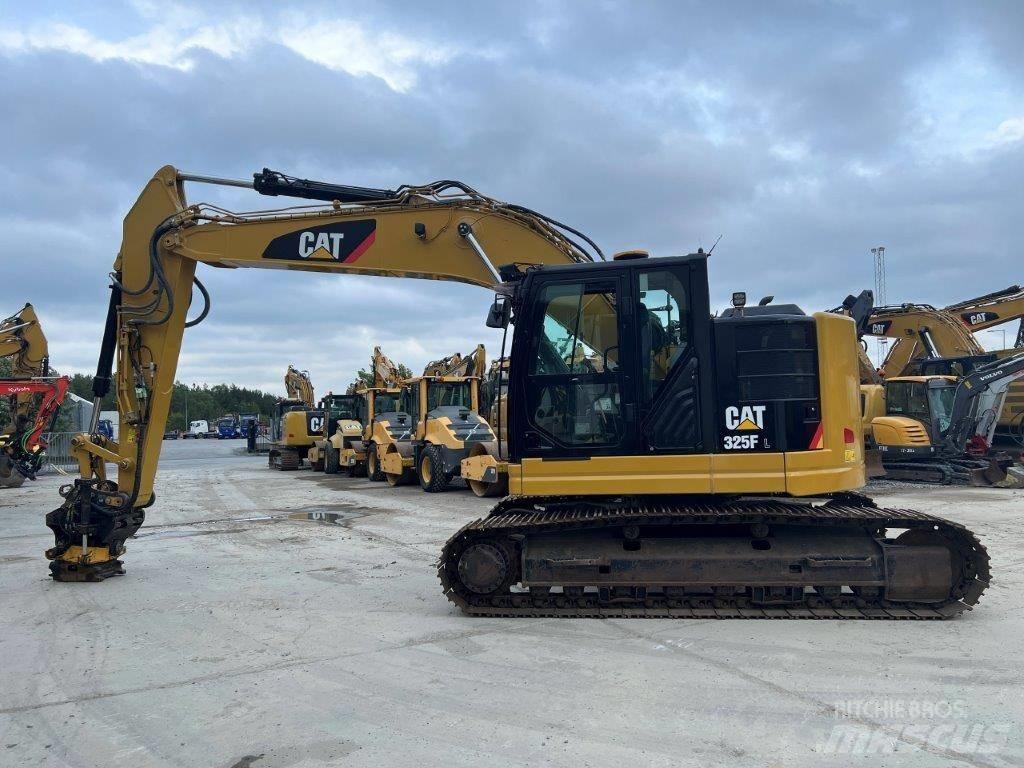 CAT 325FL CR Paletli ekskavatörler