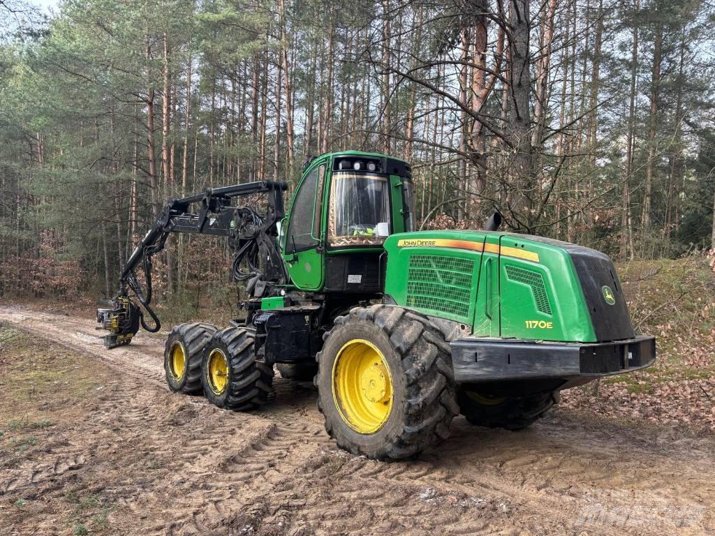 John Deere 1170 E Biçerdöverler