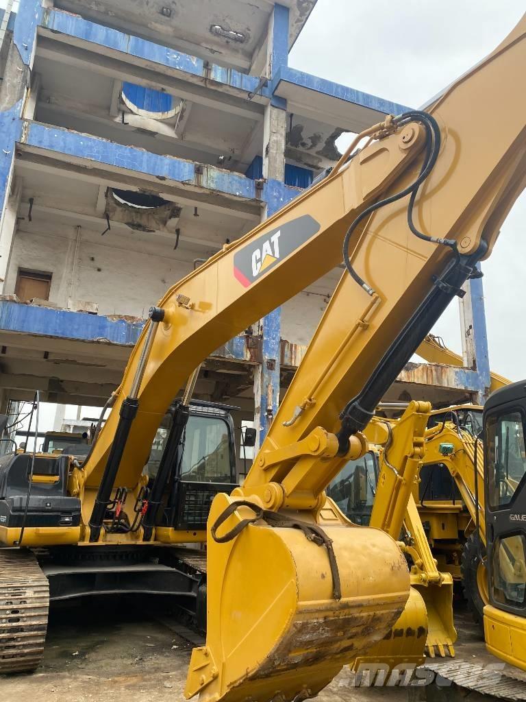 CAT 330 D Paletli ekskavatörler