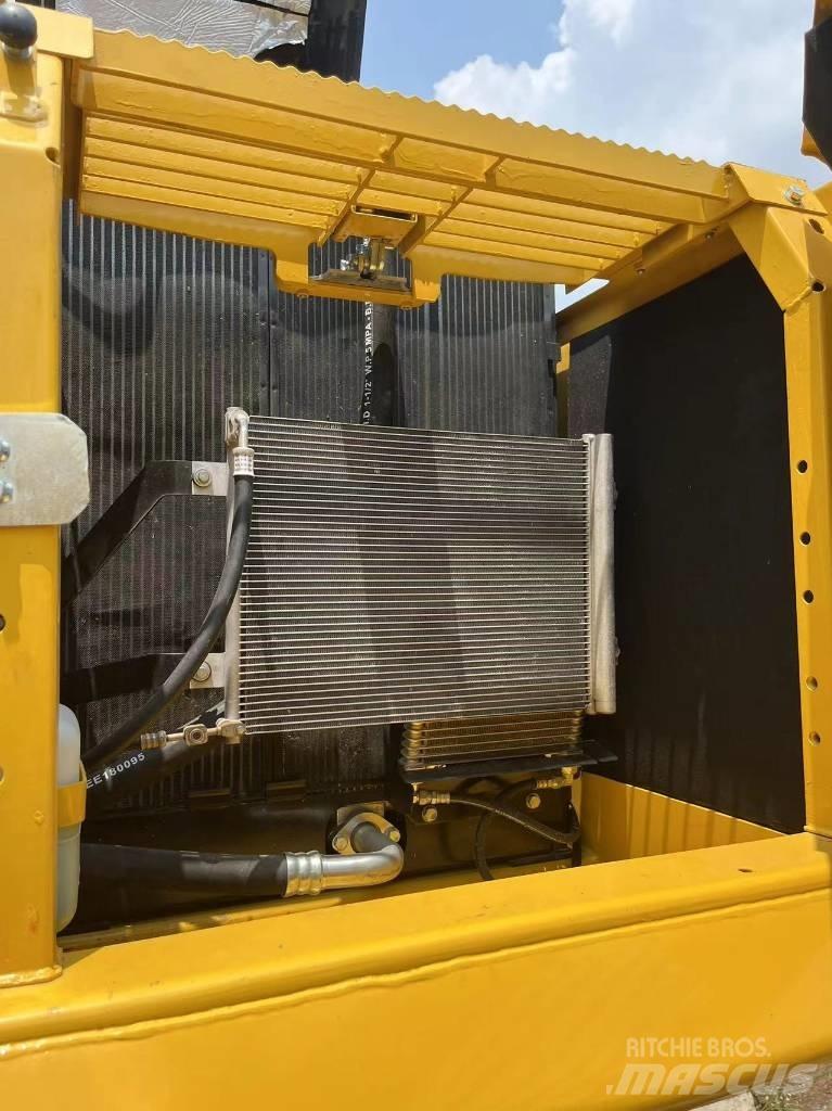 Komatsu PC 240-8 Paletli ekskavatörler