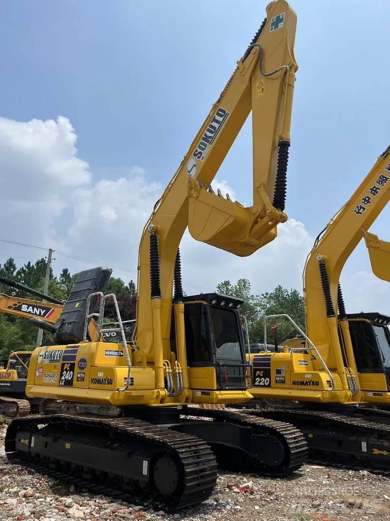 Komatsu PC 240-8 Paletli ekskavatörler