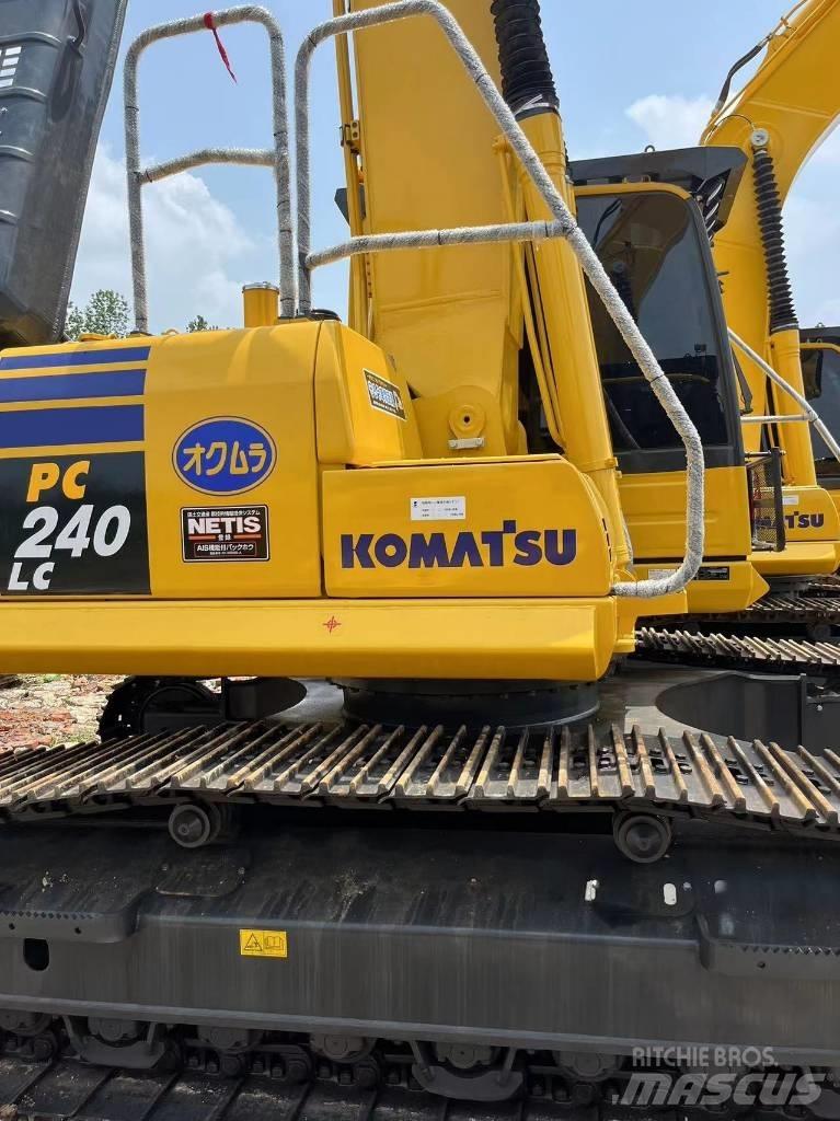 Komatsu PC 240-8 Paletli ekskavatörler