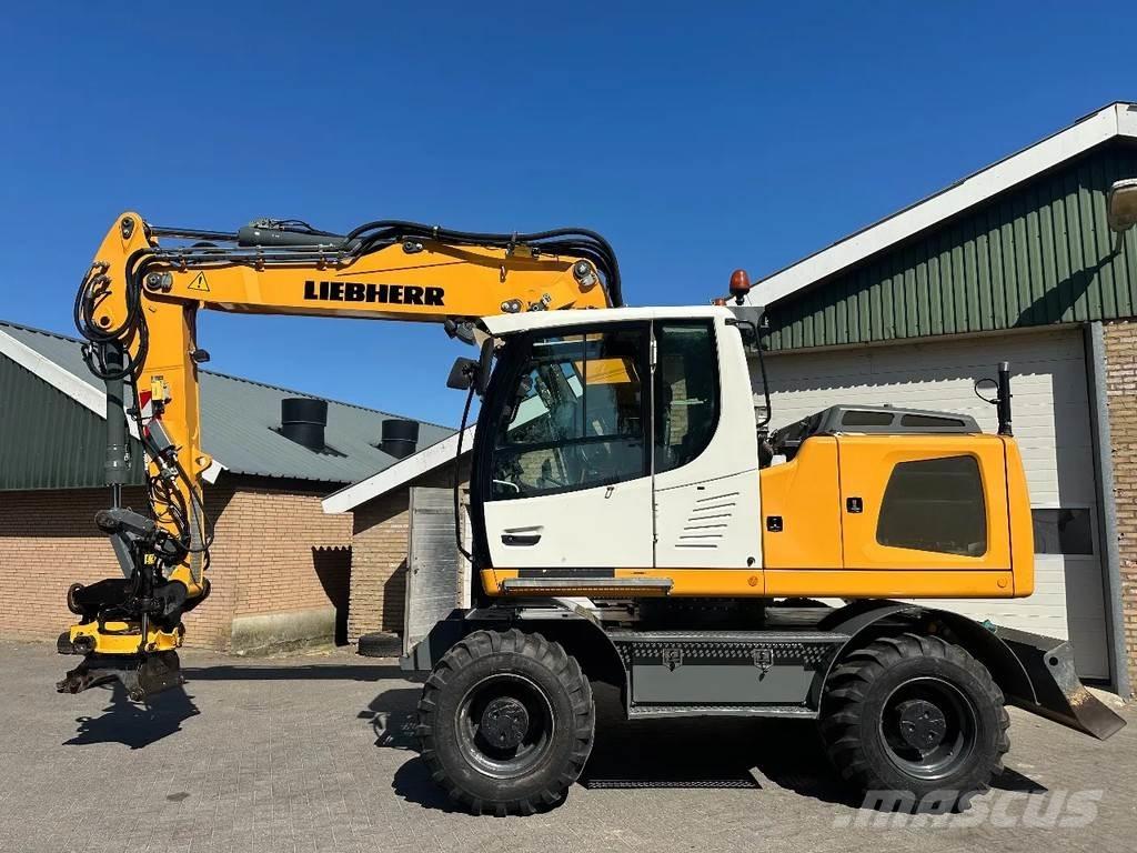 Liebherr A916 Lastik tekerli ekskavatörler
