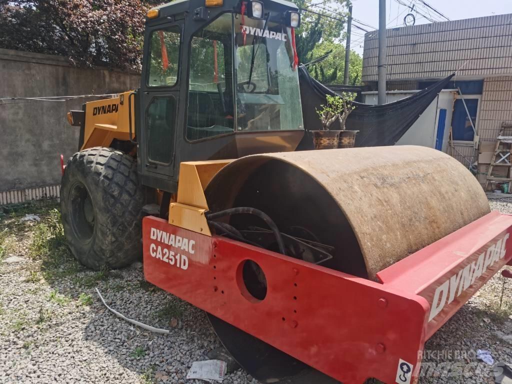 Dynapac CA 251 D Tek tamburlu silindirler
