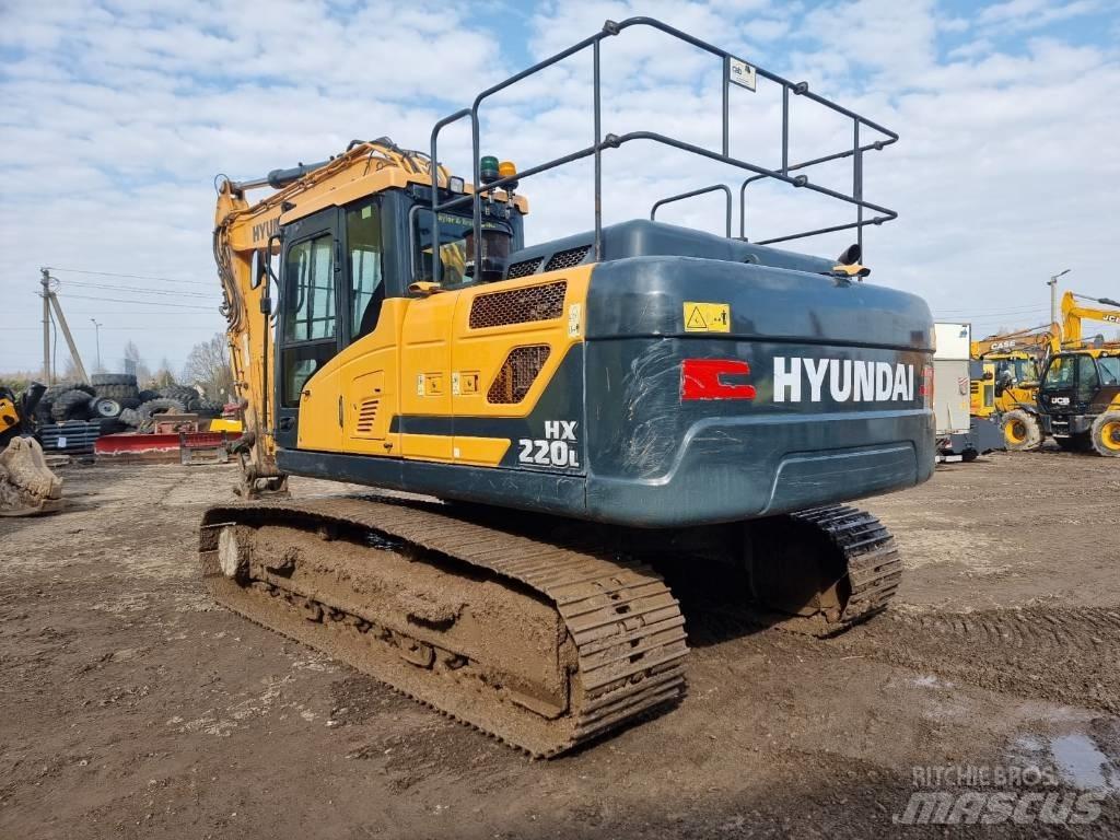 Hyundai HX 220 L Paletli ekskavatörler