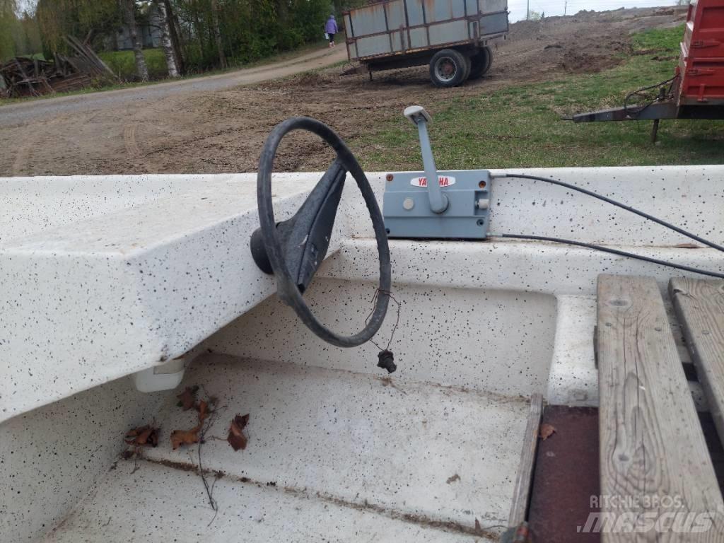  Lasikuituvene 410 Diger yol bakim makinalari