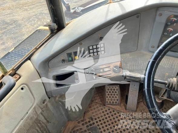 Volvo A25D Belden kirma kaya kamyonu