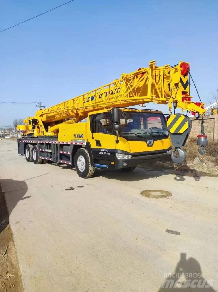 XCMG QY30T Yol-Arazi Tipi Vinçler (AT)