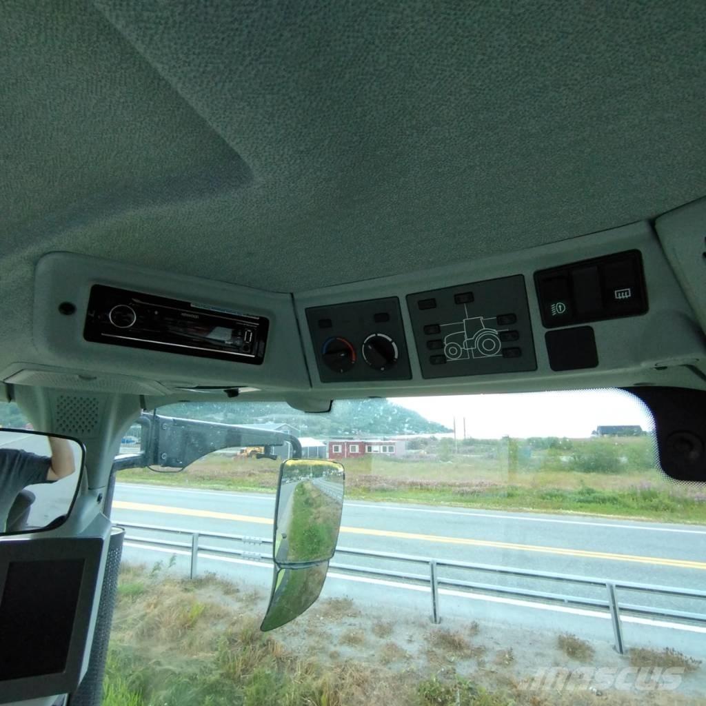 CLAAS Axion 830 Traktörler