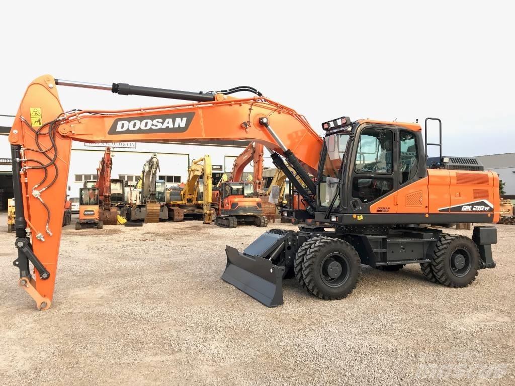 Develon DX 210 W-7 Lastik tekerli ekskavatörler