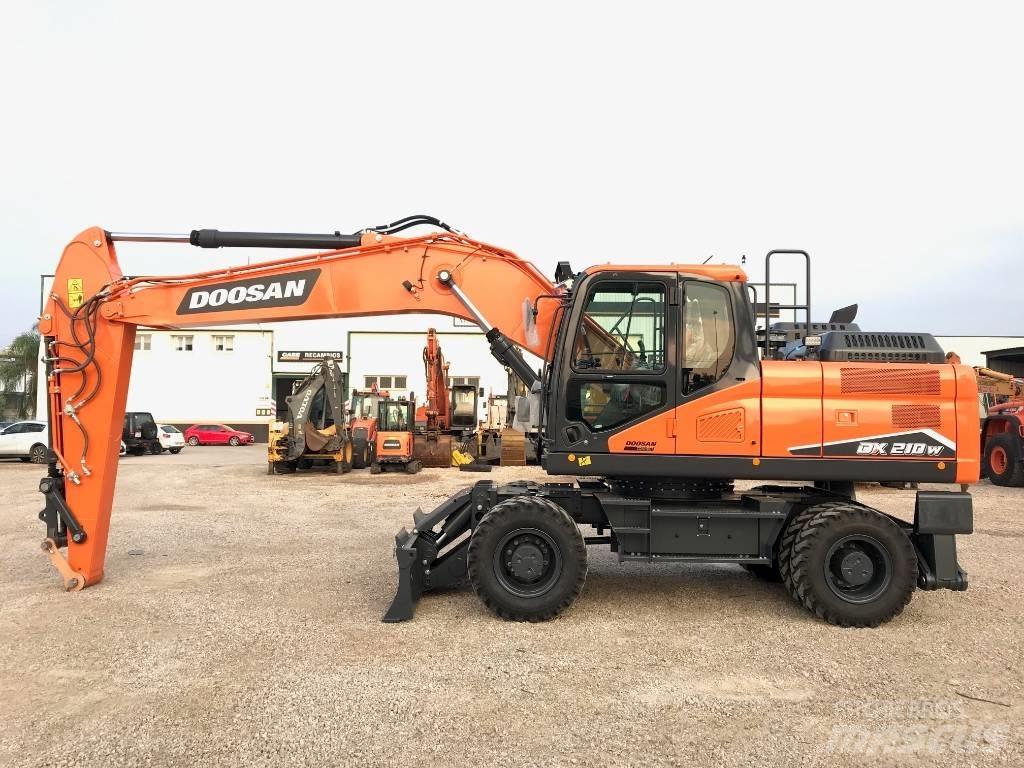 Develon DX 210 W-7 Lastik tekerli ekskavatörler