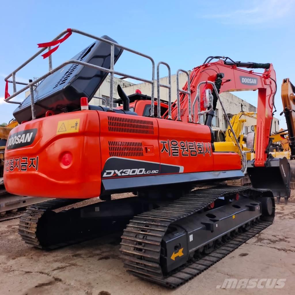 Doosan DX 300 LC Paletli ekskavatörler