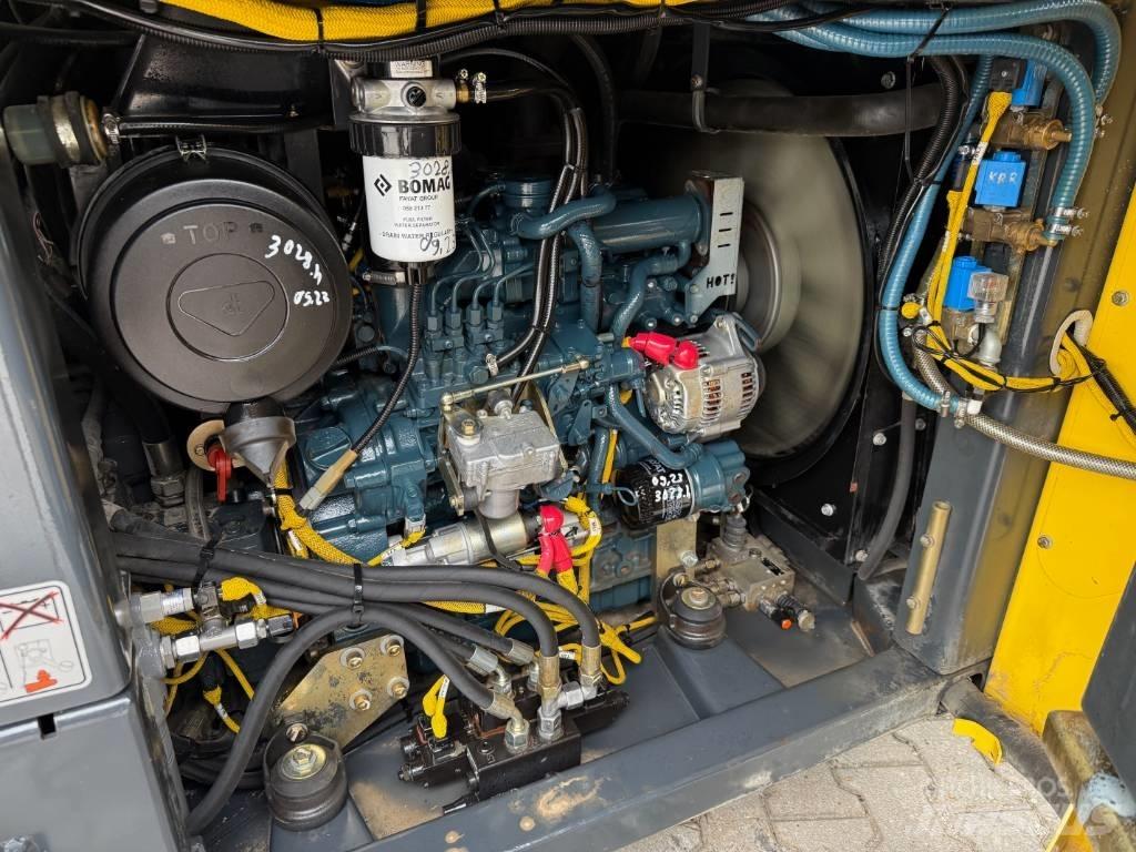 Bomag BW 154 ACP-4 Kombine silindirler