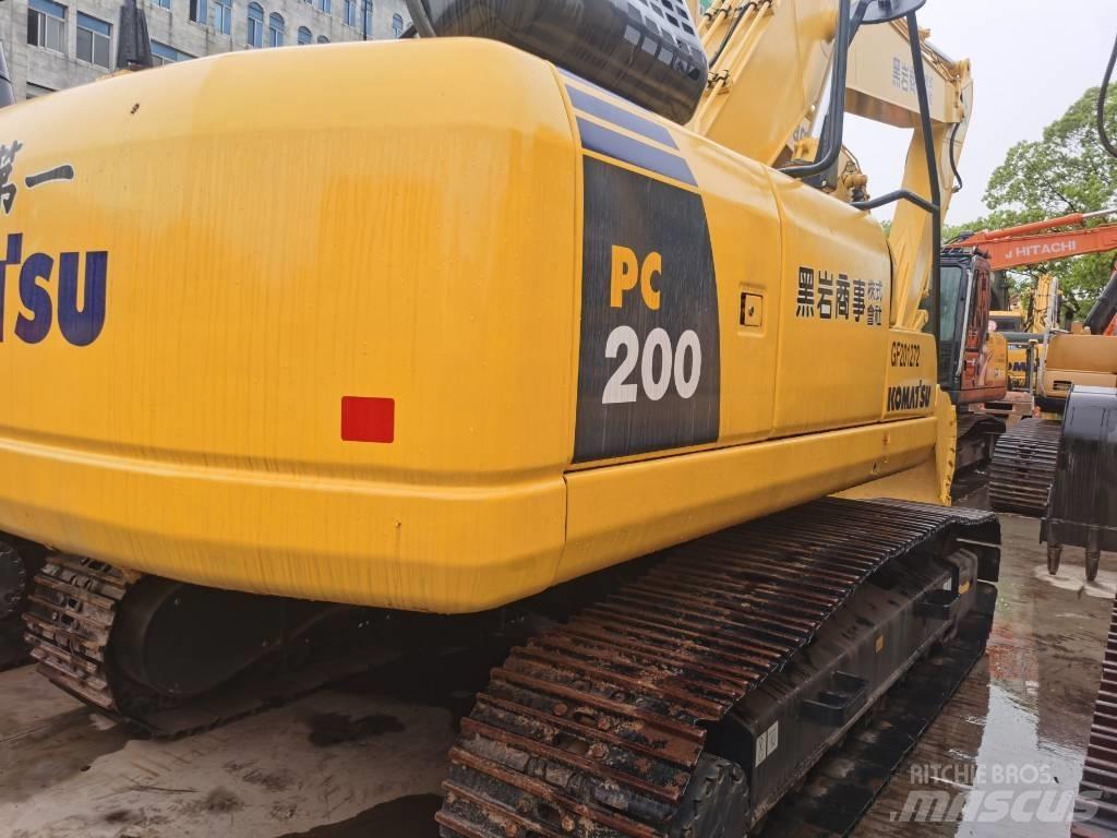 Komatsu PC 200-8 Paletli ekskavatörler