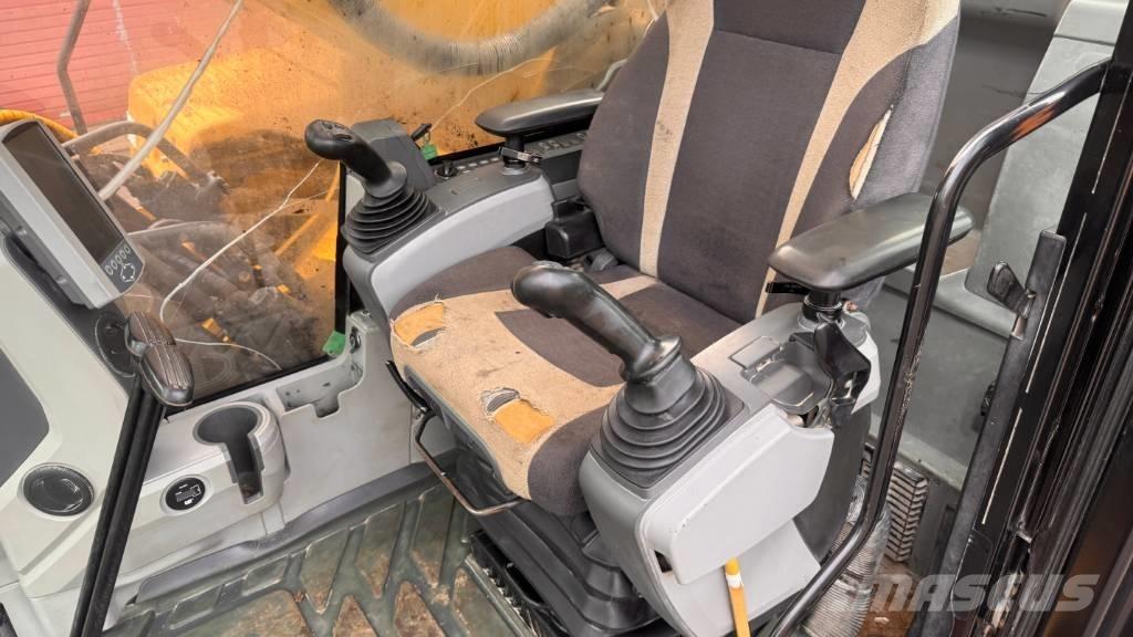 CAT 352 F Paletli ekskavatörler