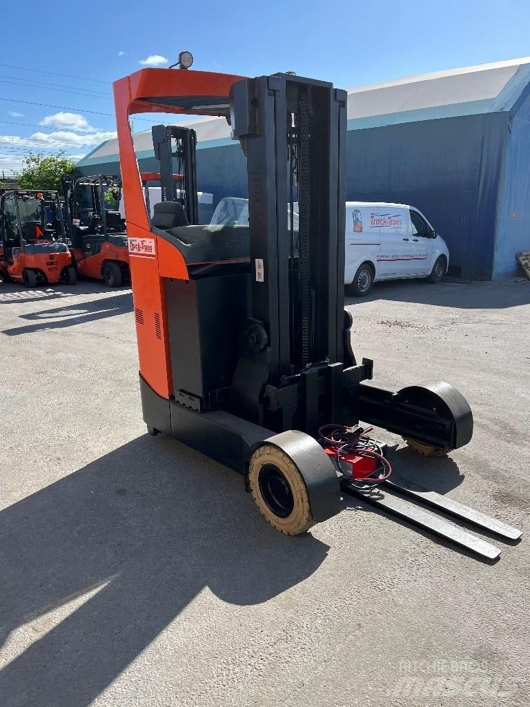 Toyota RRE160R Reach truck - depo içi istif araçları