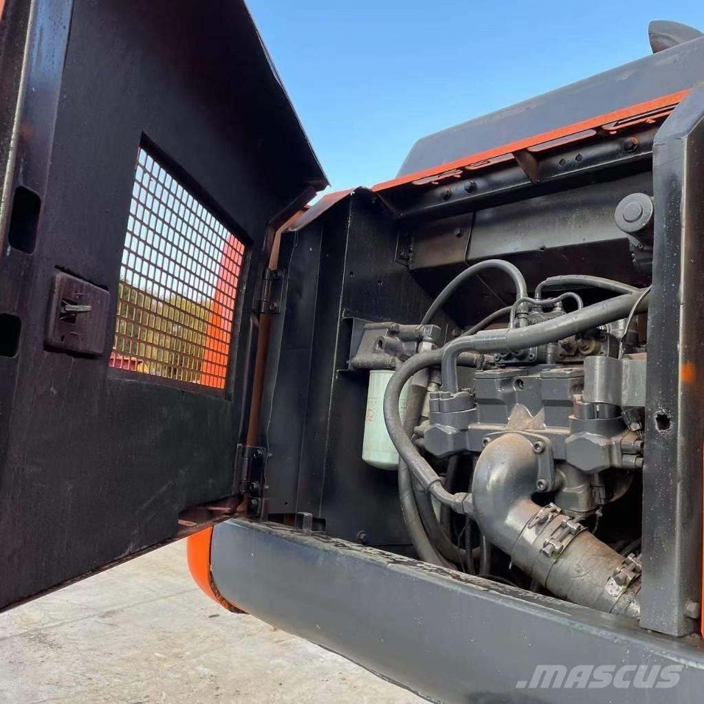 Hitachi ZX200 Paletli ekskavatörler