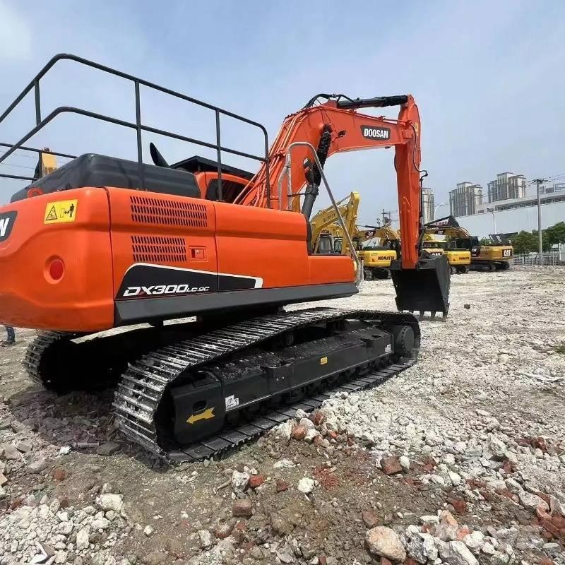 Doosan DX 300 Paletli ekskavatörler