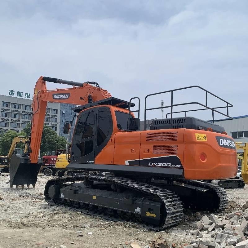 Doosan DX 300 Paletli ekskavatörler