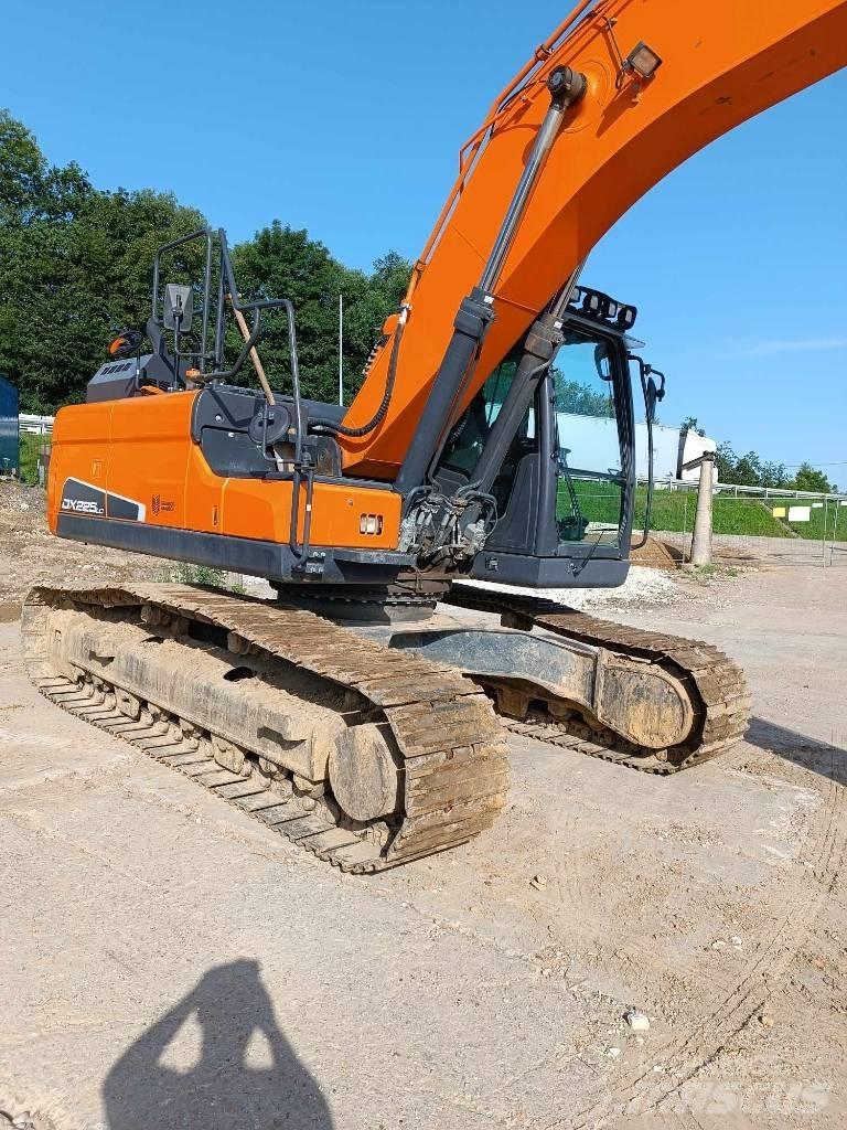 Doosan DX 225 LC-5 Paletli ekskavatörler