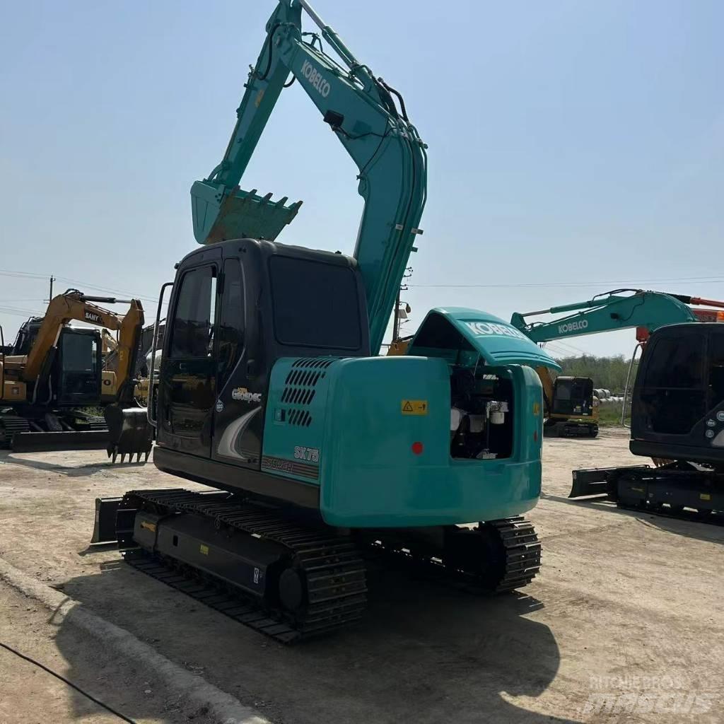Kobelco 75 Paletli ekskavatörler