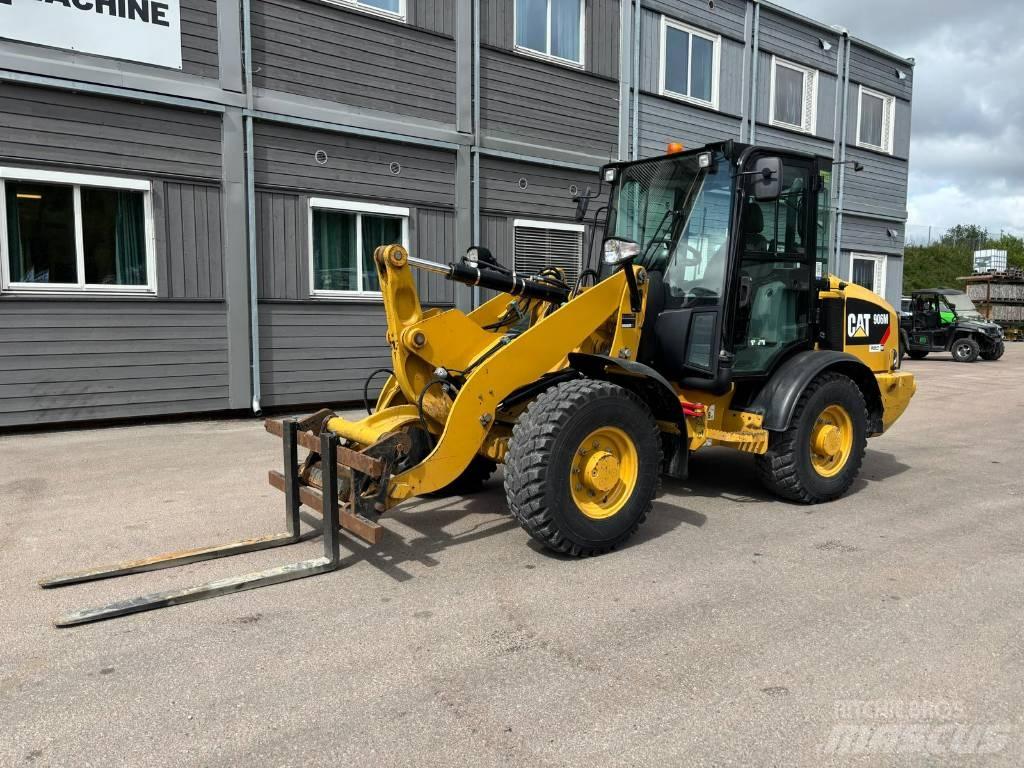 ** SOLD ** CAT 906M Tekerlekli yükleyiciler