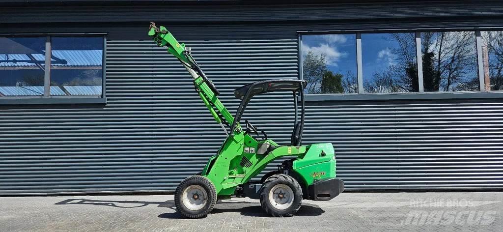 Avant M528 Mini yükleyiciler