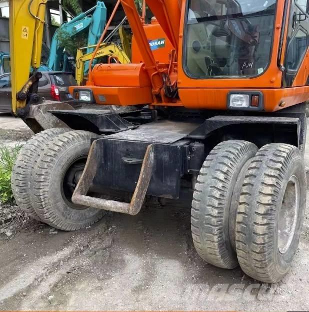 Doosan DH150W-7 Lastik tekerli ekskavatörler