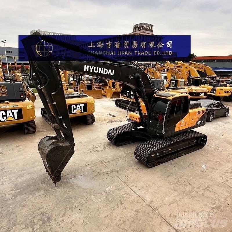 Hyundai R225 Paletli ekskavatörler