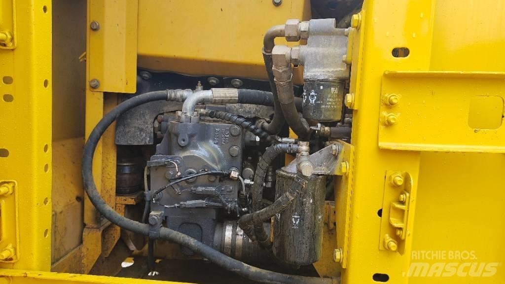 Komatsu PC130-7 Paletli ekskavatörler