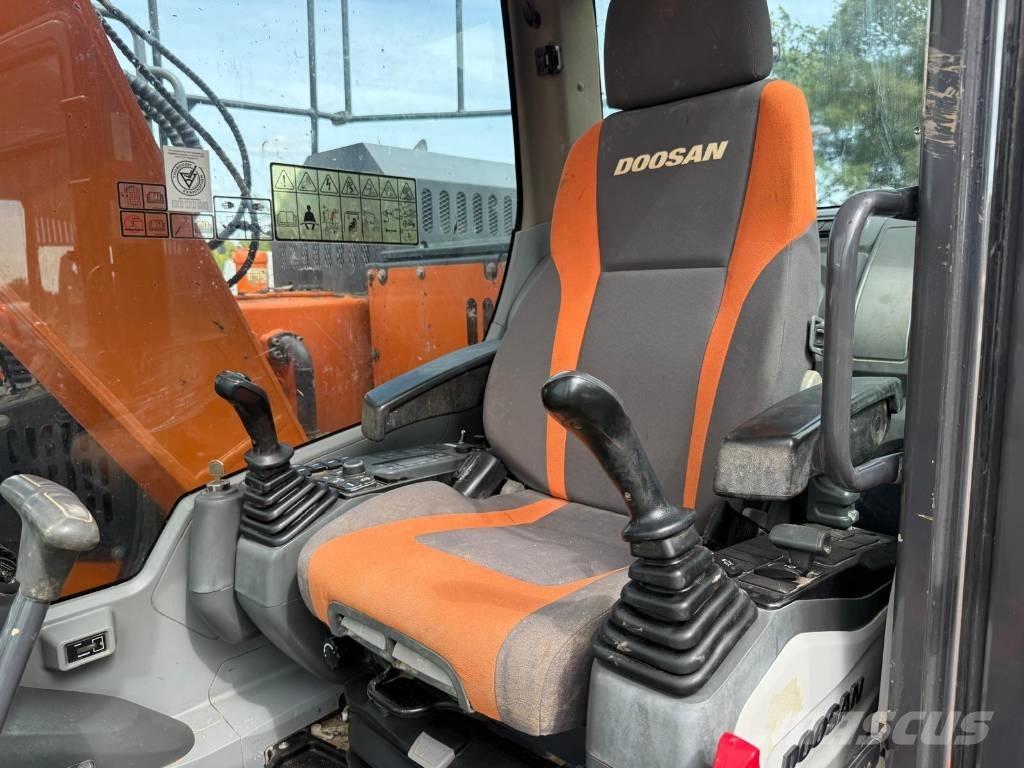 Doosan DX 140 LCR-5 Paletli ekskavatörler