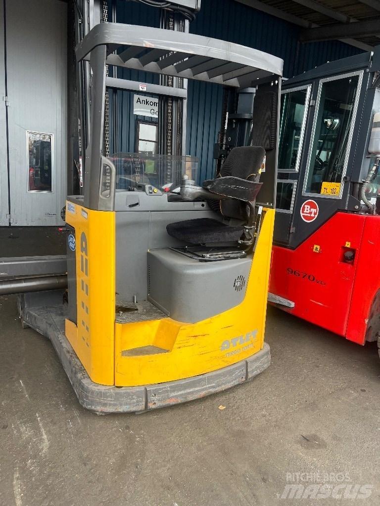 Atlet UFS250 4 yönlü reach truck