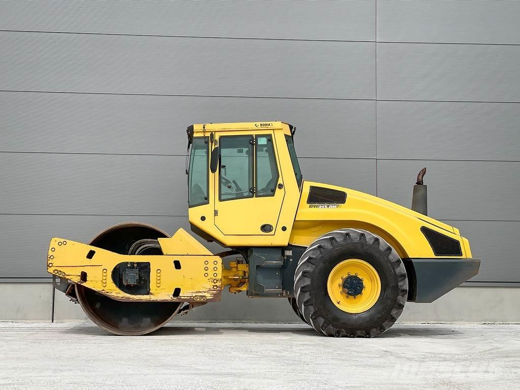 Bomag BW 213 DH-4 Tek tamburlu silindirler