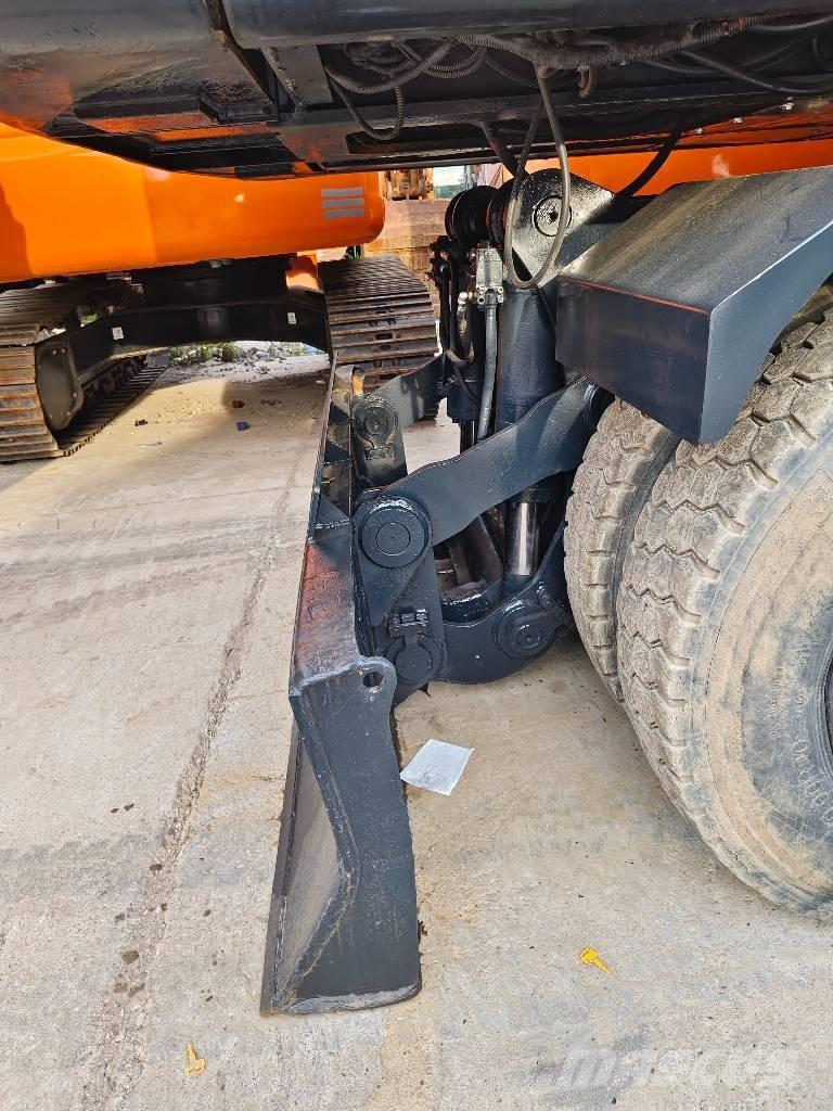 Hyundai R210W-9 Lastik tekerli ekskavatörler