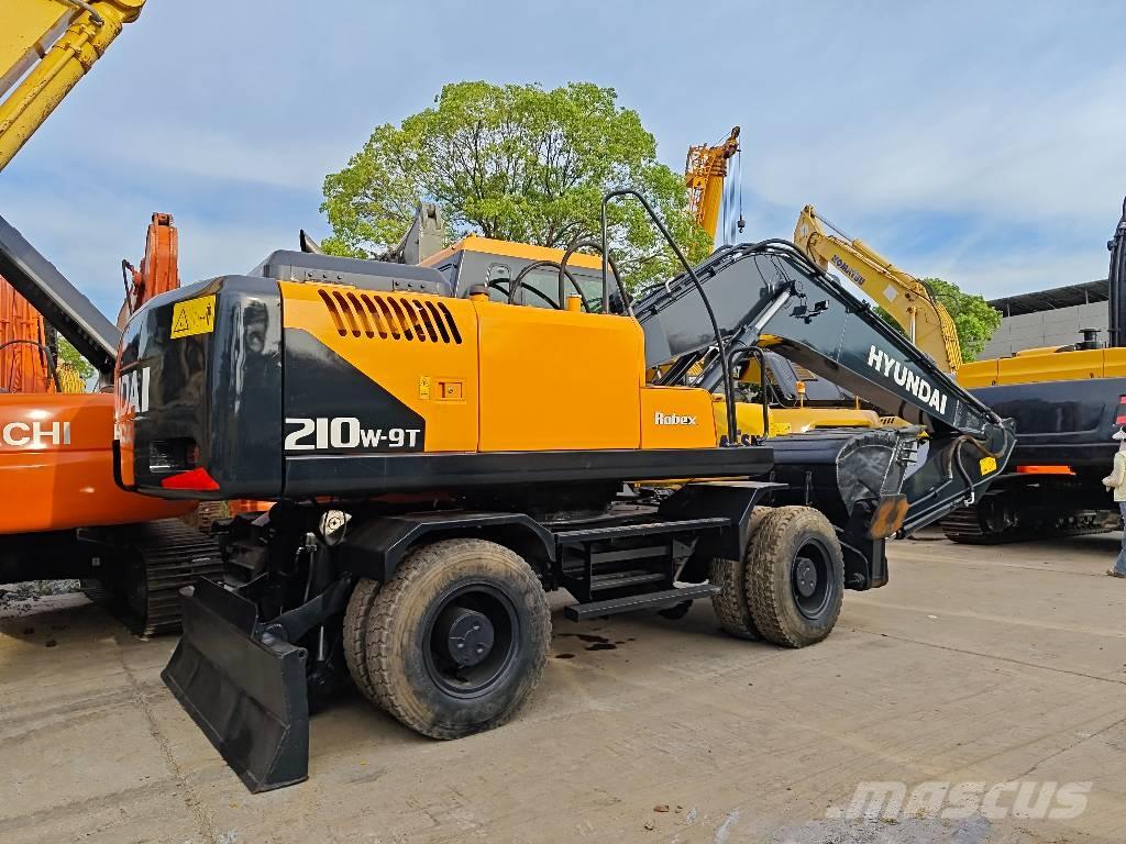Hyundai R210W-9 Lastik tekerli ekskavatörler