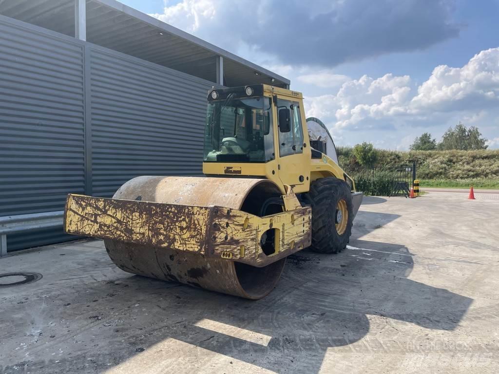 Bomag BW 216 DH-4 Tek tamburlu silindirler
