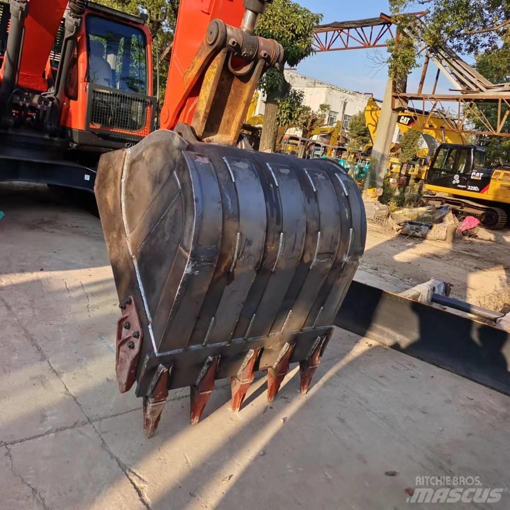 Doosan DX 225 LC Paletli ekskavatörler