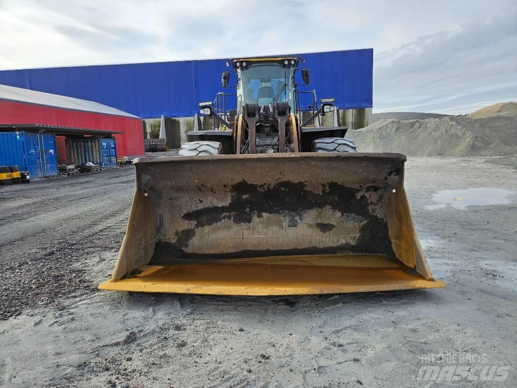 CAT 982 M Tekerlekli yükleyiciler